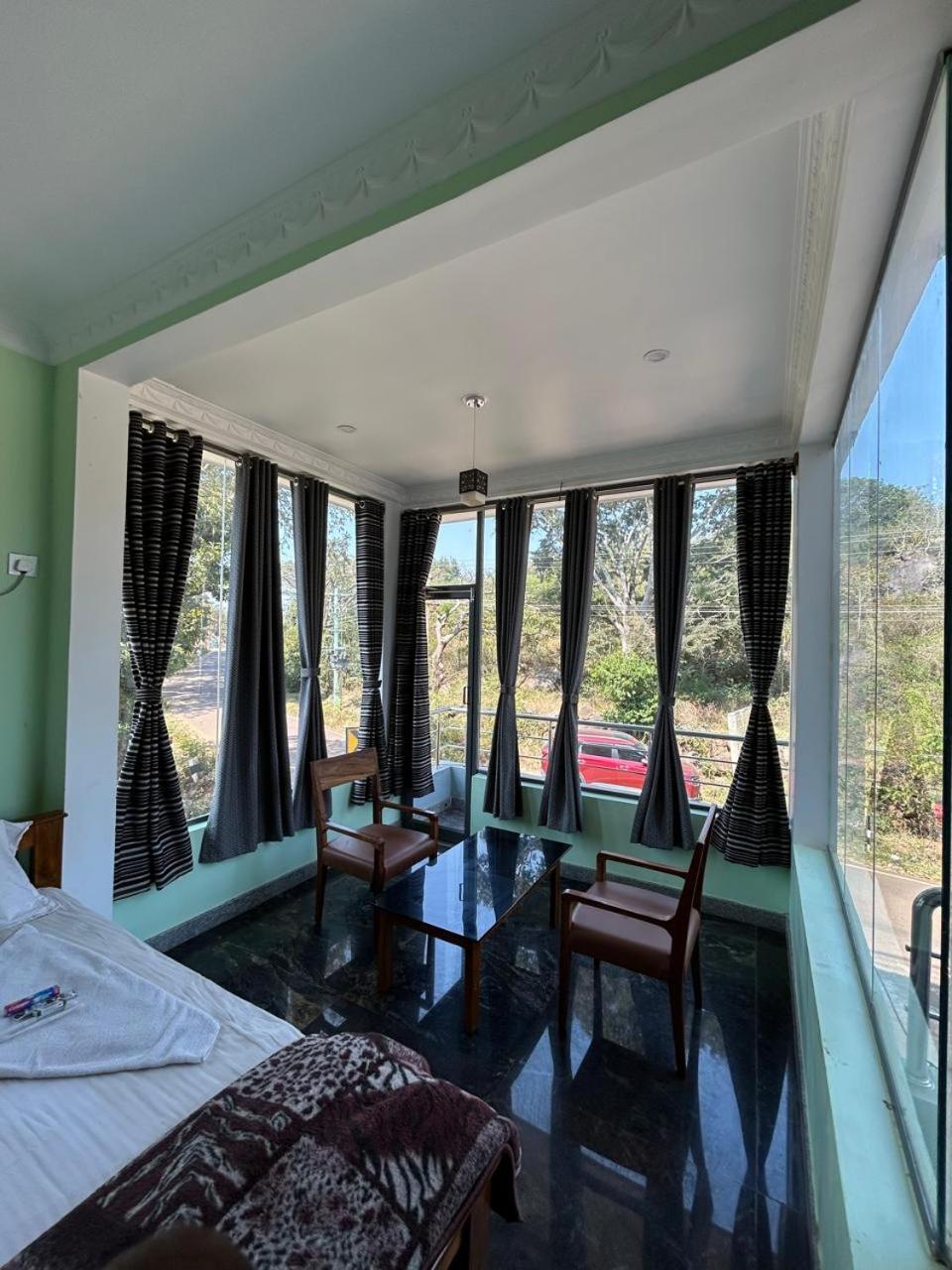 Yelagiri Goldhill Resort Kültér fotó